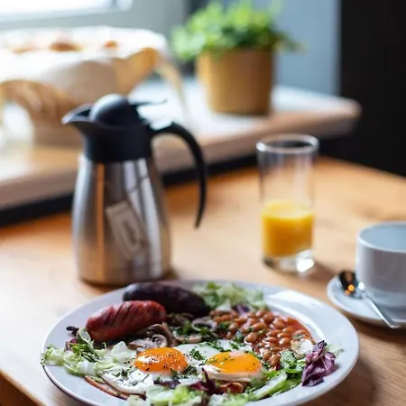 The Viaduct - & 4* Praag