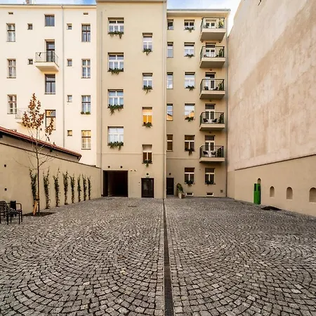 The Viaduct - & Praag