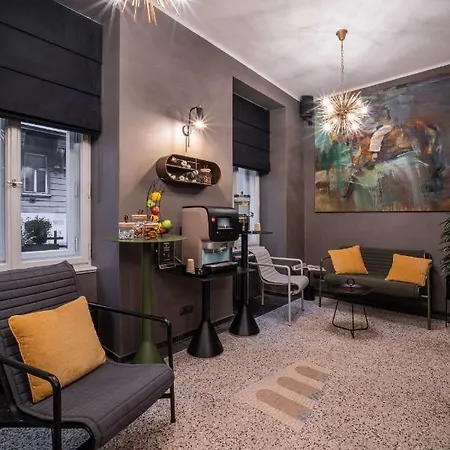 The Viaduct - & 4* Praga