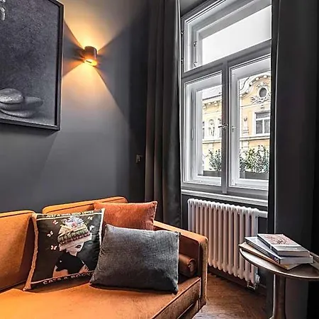 Hotel The Viaduct - & 4*