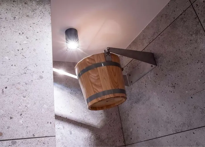 The Viaduct - & 4* Praha