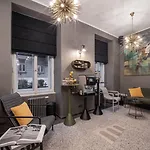 The Viaduct - & 4*
