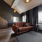 The Viaduct - & 4*
