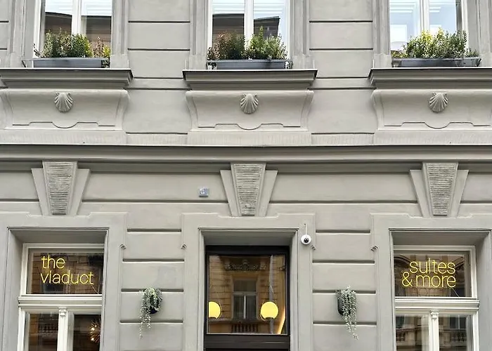 The Viaduct - & 4* Prag